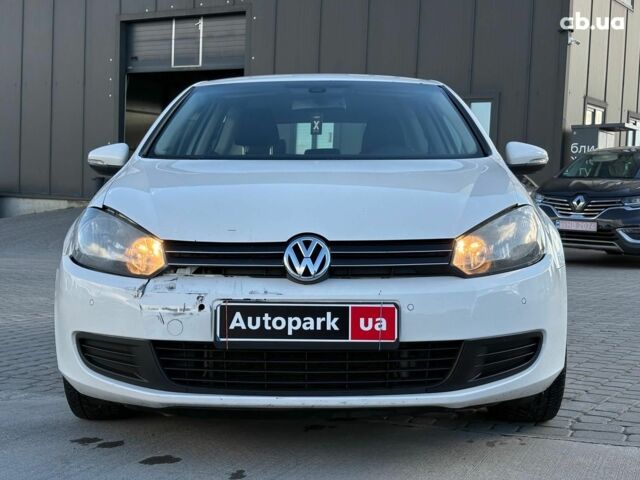 Белый Фольксваген Гольф, объемом двигателя 1.6 л и пробегом 243 тыс. км за 8590 $, фото 1 на Automoto.ua
