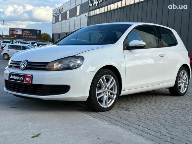 Белый Фольксваген Гольф, объемом двигателя 1.6 л и пробегом 243 тыс. км за 8590 $, фото 8 на Automoto.ua
