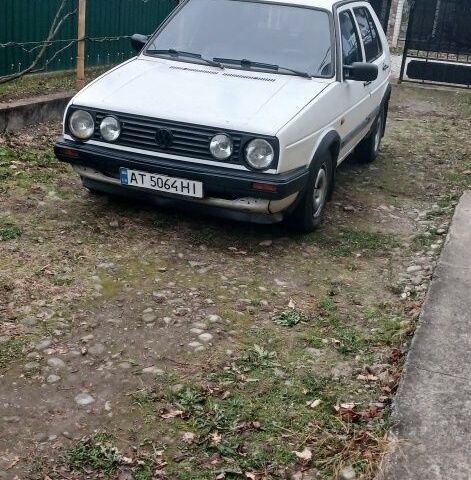 Белый Фольксваген Гольф, объемом двигателя 1.3 л и пробегом 389 тыс. км за 1550 $, фото 1 на Automoto.ua