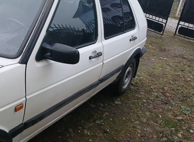 Белый Фольксваген Гольф, объемом двигателя 1.3 л и пробегом 389 тыс. км за 1550 $, фото 3 на Automoto.ua