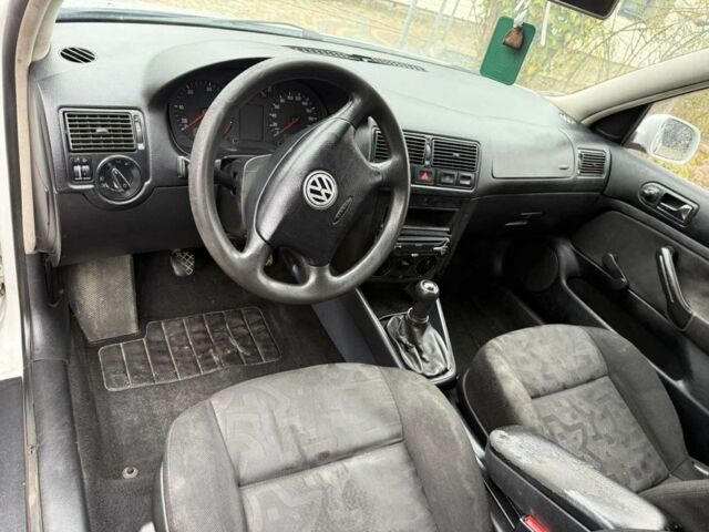 Белый Фольксваген Гольф, объемом двигателя 1.9 л и пробегом 200 тыс. км за 2850 $, фото 9 на Automoto.ua