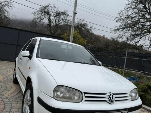 Белый Фольксваген Гольф, объемом двигателя 1.9 л и пробегом 200 тыс. км за 2850 $, фото 3 на Automoto.ua