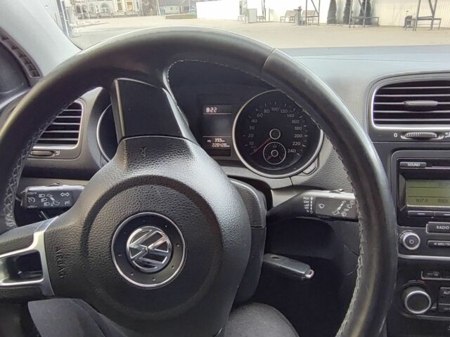 Фольксваген Гольф 2011 в Черновцах на Automoto.ua Белый Фольксваген Гольф, объемом двигателя 1.2 л и пробегом 230 тыс. км за 7581 $, фото 4 на Automoto.ua