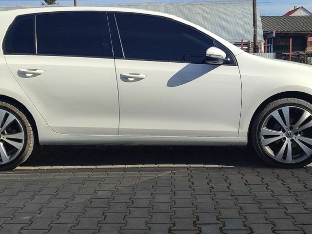 Фольксваген Гольф 2011 в Черновцах на Automoto.ua Белый Фольксваген Гольф, объемом двигателя 1.2 л и пробегом 230 тыс. км за 7581 $, фото 12 на Automoto.ua