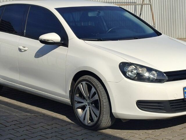 Фольксваген Гольф 2011 в Черновцах на Automoto.ua Белый Фольксваген Гольф, объемом двигателя 1.2 л и пробегом 230 тыс. км за 7581 $, фото 6 на Automoto.ua