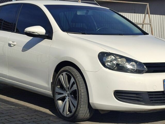 Фольксваген Гольф 2011 в Черновцах на Automoto.ua Белый Фольксваген Гольф, объемом двигателя 1.2 л и пробегом 230 тыс. км за 7581 $, фото 8 на Automoto.ua