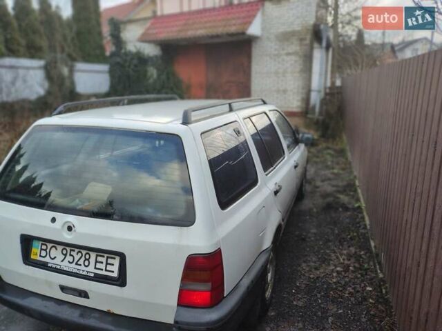 Белый Фольксваген Гольф, объемом двигателя 1.78 л и пробегом 200 тыс. км за 1350 $, фото 5 на Automoto.ua