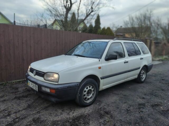 Белый Фольксваген Гольф, объемом двигателя 1.8 л и пробегом 240 тыс. км за 1350 $, фото 1 на Automoto.ua