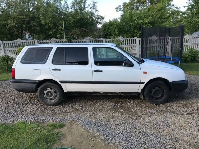 Белый Фольксваген Гольф, объемом двигателя 1.4 л и пробегом 240 тыс. км за 1200 $, фото 3 на Automoto.ua