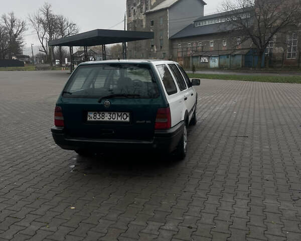 Белый Фольксваген Гольф, объемом двигателя 1.39 л и пробегом 130 тыс. км за 1450 $, фото 4 на Automoto.ua