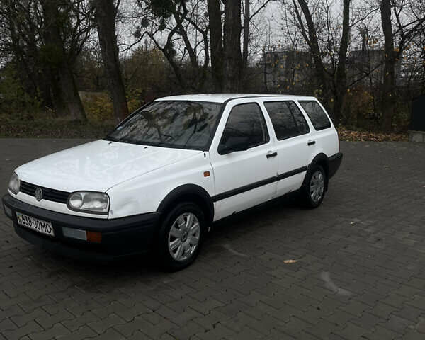 Белый Фольксваген Гольф, объемом двигателя 1.39 л и пробегом 130 тыс. км за 1450 $, фото 2 на Automoto.ua