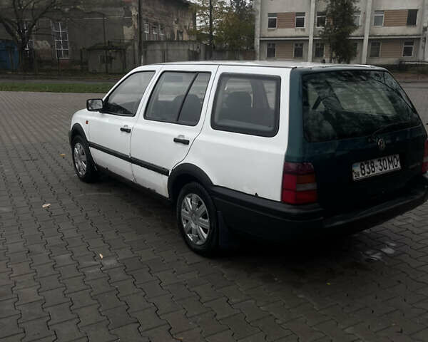 Белый Фольксваген Гольф, объемом двигателя 1.39 л и пробегом 130 тыс. км за 1450 $, фото 5 на Automoto.ua