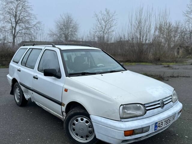 Белый Фольксваген Гольф, объемом двигателя 1.4 л и пробегом 270 тыс. км за 800 $, фото 3 на Automoto.ua