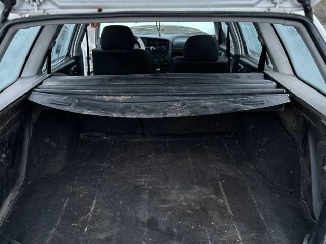 Белый Фольксваген Гольф, объемом двигателя 1.4 л и пробегом 270 тыс. км за 800 $, фото 6 на Automoto.ua