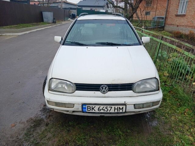 Белый Фольксваген Гольф, объемом двигателя 1.9 л и пробегом 267 тыс. км за 800 $, фото 5 на Automoto.ua