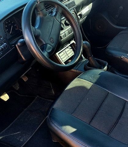 Белый Фольксваген Гольф, объемом двигателя 1.8 л и пробегом 250 тыс. км за 3000 $, фото 6 на Automoto.ua