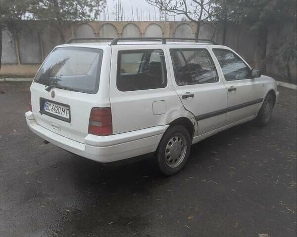 Білий Фольксваген Гольф, об'ємом двигуна 1.8 л та пробігом 247 тис. км за 1500 $, фото 4 на Automoto.ua