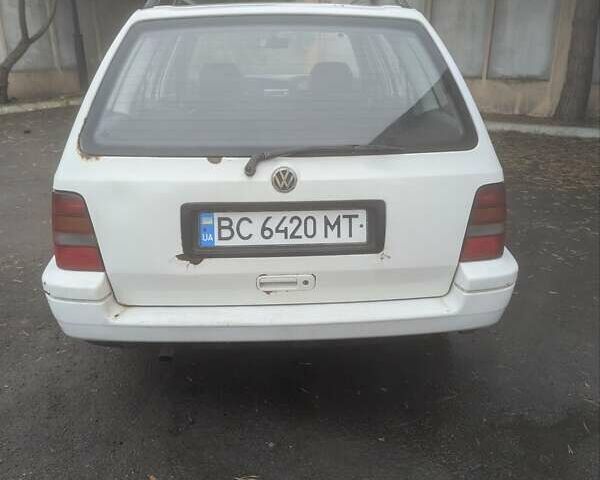 Білий Фольксваген Гольф, об'ємом двигуна 1.8 л та пробігом 247 тис. км за 1500 $, фото 5 на Automoto.ua