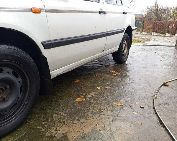 Белый Фольксваген Гольф, объемом двигателя 1.78 л и пробегом 390 тыс. км за 2400 $, фото 8 на Automoto.ua