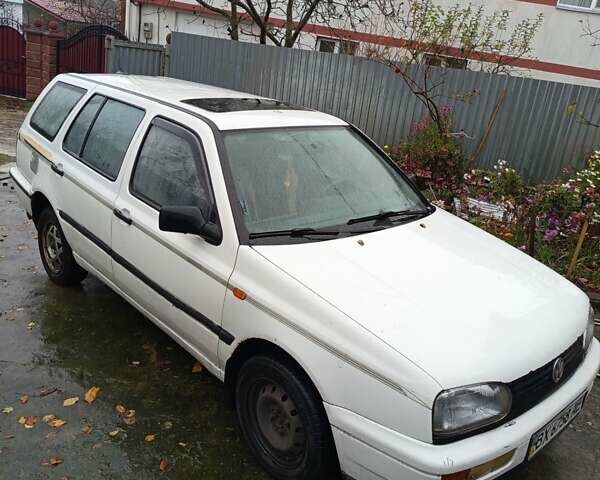 Белый Фольксваген Гольф, объемом двигателя 1.78 л и пробегом 390 тыс. км за 2400 $, фото 3 на Automoto.ua