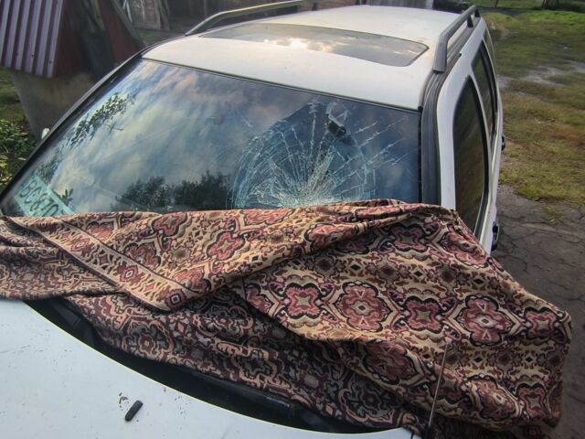 Білий Фольксваген Гольф, об'ємом двигуна 1.9 л та пробігом 200 тис. км за 1400 $, фото 1 на Automoto.ua
