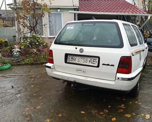 Белый Фольксваген Гольф, объемом двигателя 1.78 л и пробегом 390 тыс. км за 2400 $, фото 2 на Automoto.ua