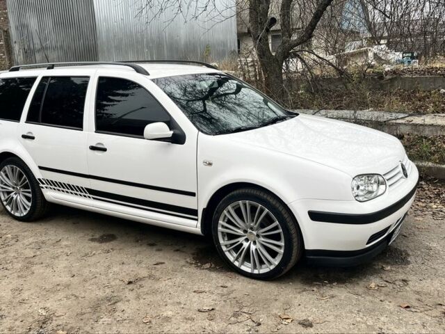 Белый Фольксваген Гольф, объемом двигателя 1.9 л и пробегом 330 тыс. км за 5800 $, фото 1 на Automoto.ua