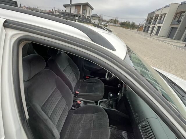 Білий Фольксваген Гольф, об'ємом двигуна 1.9 л та пробігом 275 тис. км за 3850 $, фото 8 на Automoto.ua