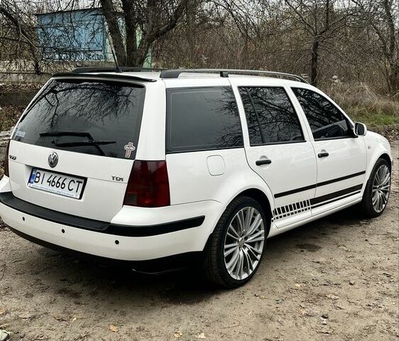 Белый Фольксваген Гольф, объемом двигателя 1.9 л и пробегом 330 тыс. км за 5800 $, фото 3 на Automoto.ua