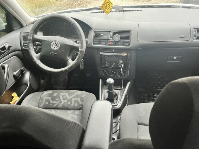 Белый Фольксваген Гольф, объемом двигателя 1.9 л и пробегом 330 тыс. км за 5800 $, фото 5 на Automoto.ua