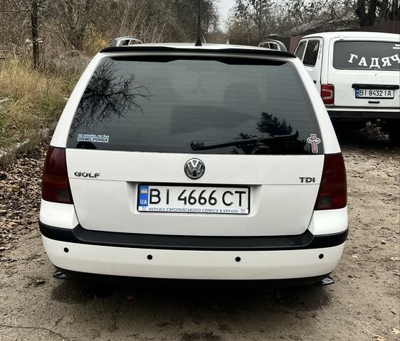 Белый Фольксваген Гольф, объемом двигателя 1.9 л и пробегом 330 тыс. км за 5800 $, фото 4 на Automoto.ua