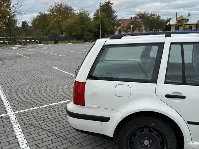 Белый Фольксваген Гольф, объемом двигателя 1.6 л и пробегом 176 тыс. км за 3700 $, фото 6 на Automoto.ua