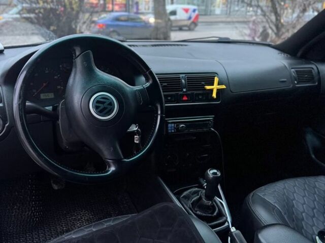 Білий Фольксваген Гольф, об'ємом двигуна 1.9 л та пробігом 280 тис. км за 4500 $, фото 1 на Automoto.ua