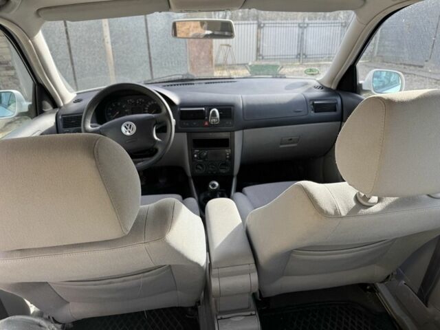 Белый Фольксваген Гольф, объемом двигателя 1.6 л и пробегом 176 тыс. км за 2650 $, фото 6 на Automoto.ua