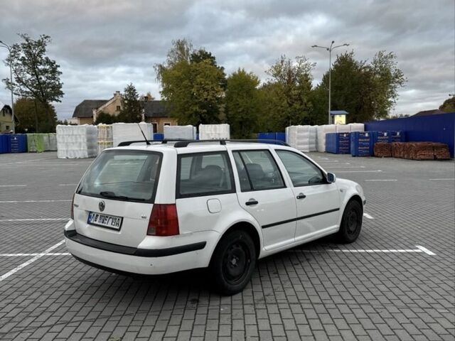 Білий Фольксваген Гольф, об'ємом двигуна 1.6 л та пробігом 176 тис. км за 2650 $, фото 6 на Automoto.ua