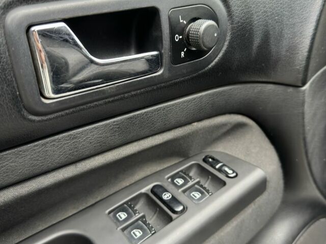 Фольксваген Гольф 2000 в Хмельницком на Automoto.ua Белый Фольксваген Гольф, объемом двигателя 1.9 л и пробегом 315 тыс. км за 3350 $, фото 7 на Automoto.ua