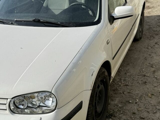 Белый Фольксваген Гольф, объемом двигателя 1.6 л и пробегом 176 тыс. км за 2650 $, фото 5 на Automoto.ua