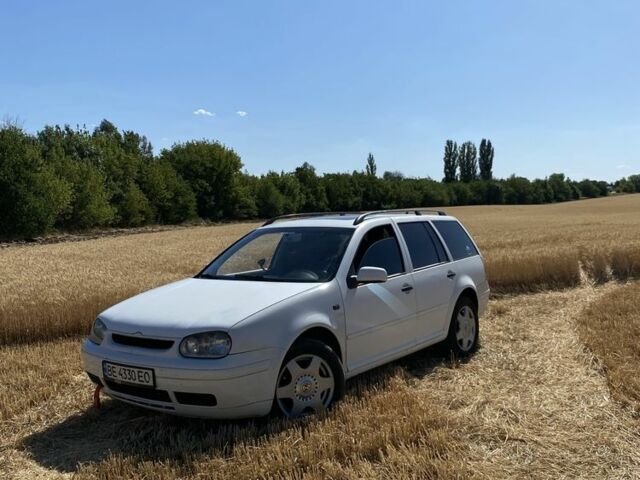 Белый Фольксваген Гольф, объемом двигателя 1.9 л и пробегом 380 тыс. км за 4800 $, фото 2 на Automoto.ua