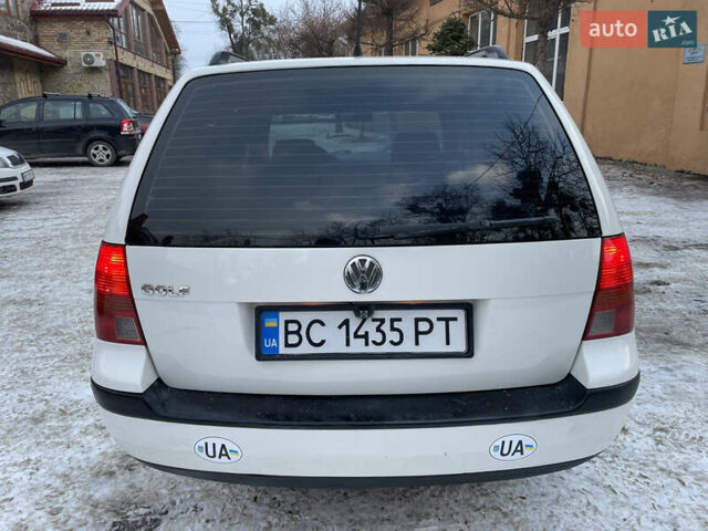 Белый Фольксваген Гольф, объемом двигателя 1.6 л и пробегом 284 тыс. км за 3600 $, фото 6 на Automoto.ua