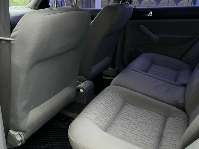 Білий Фольксваген Гольф, об'ємом двигуна 1.6 л та пробігом 175 тис. км за 3850 $, фото 11 на Automoto.ua