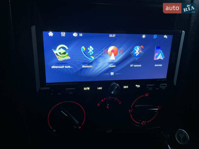 Белый Фольксваген Гольф, объемом двигателя 1.6 л и пробегом 284 тыс. км за 3600 $, фото 40 на Automoto.ua