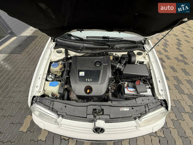 Білий Фольксваген Гольф, об'ємом двигуна 1.9 л та пробігом 344 тис. км за 4850 $, фото 23 на Automoto.ua