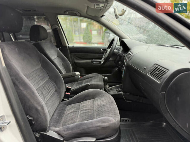 Білий Фольксваген Гольф, об'ємом двигуна 1.9 л та пробігом 344 тис. км за 4850 $, фото 18 на Automoto.ua