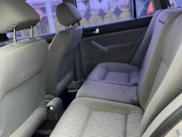 Білий Фольксваген Гольф, об'ємом двигуна 1.6 л та пробігом 175 тис. км за 3850 $, фото 13 на Automoto.ua