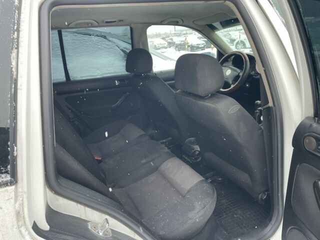 Белый Фольксваген Гольф, объемом двигателя 1.9 л и пробегом 250 тыс. км за 2200 $, фото 11 на Automoto.ua