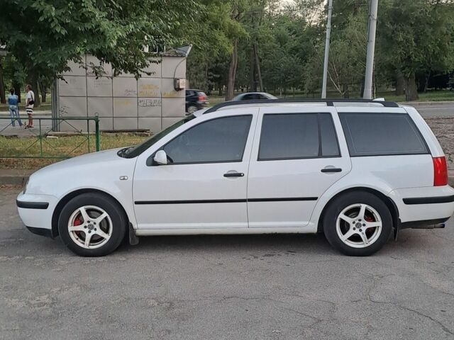 Білий Фольксваген Гольф, об'ємом двигуна 1.4 л та пробігом 138 тис. км за 5000 $, фото 3 на Automoto.ua