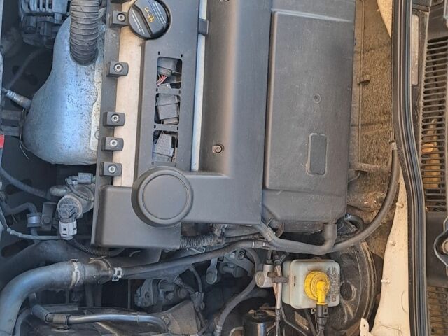 Білий Фольксваген Гольф, об'ємом двигуна 1.4 л та пробігом 138 тис. км за 5000 $, фото 6 на Automoto.ua