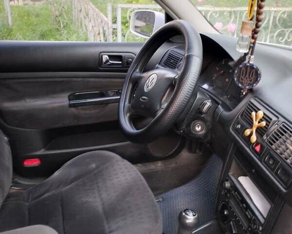 Белый Фольксваген Гольф, объемом двигателя 1.9 л и пробегом 375 тыс. км за 4000 $, фото 6 на Automoto.ua