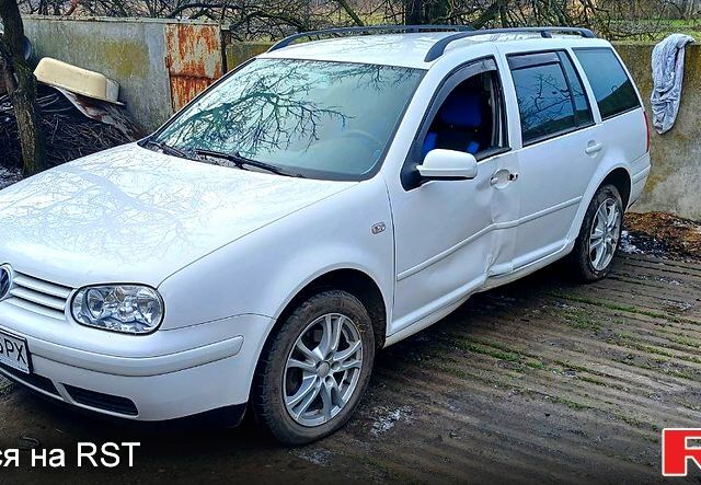 Белый Фольксваген Гольф, объемом двигателя 1.6 л и пробегом 270 тыс. км за 800 $, фото 4 на Automoto.ua