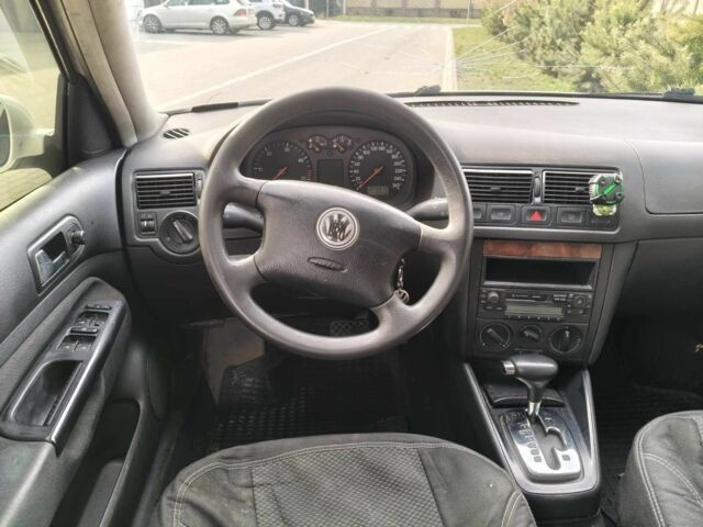 Белый Фольксваген Гольф, объемом двигателя 1.9 л и пробегом 321 тыс. км за 2750 $, фото 10 на Automoto.ua